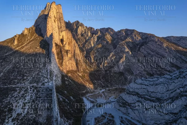 Centinela de Luz – La Huasteca, Santa Catarina