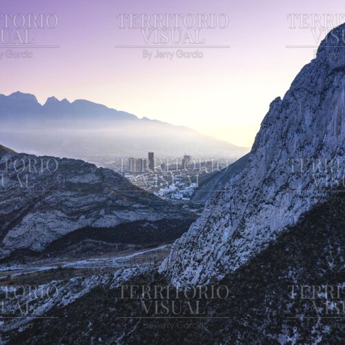 Umbral de Luz – La Huasteca, Santa Catarina
