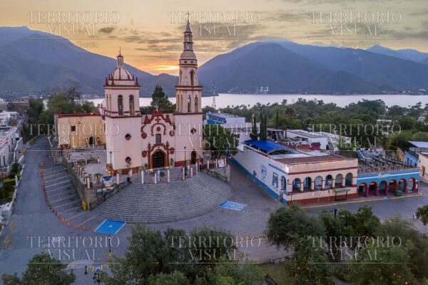 Campanas del Atardecer – Santiago Nuevo León