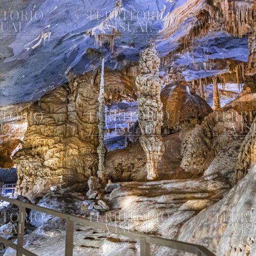 Columna Eterna – Grutas de Bustamante