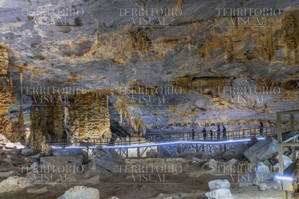 Sendero Subterráneo – Grutas de Bustamante