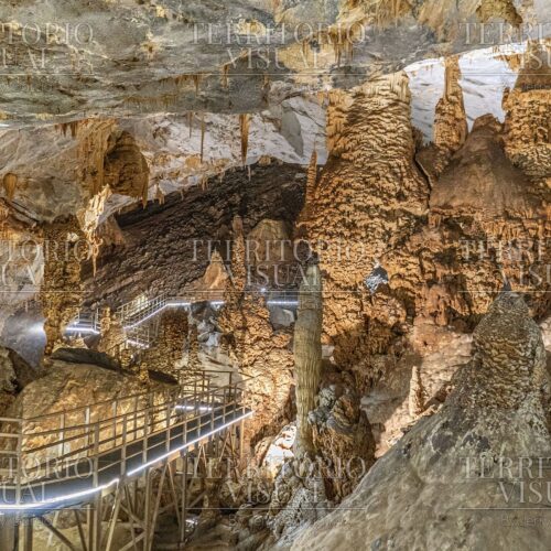 Ruta de Luz – Grutas de Bustamante