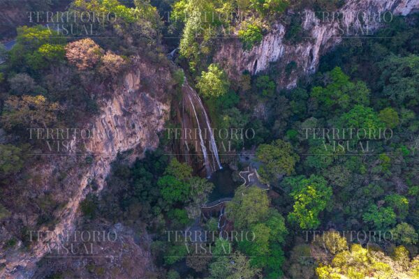 Refugio de la Cascada – La Cola de Caballo V1